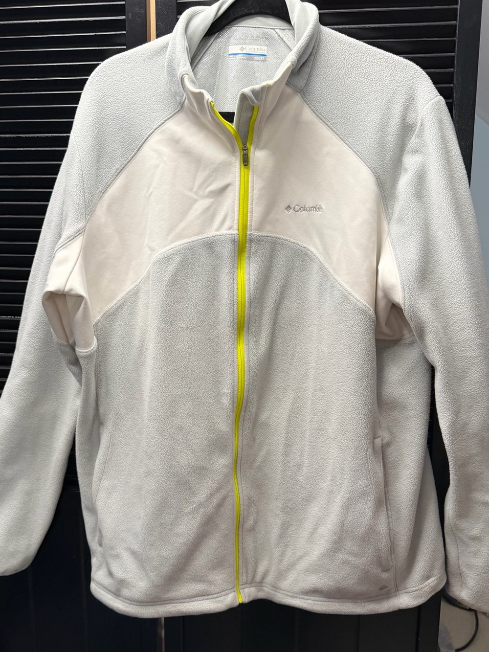 Columbia women Light Gray Fleece Jacket with Neon Yellow Zipper
